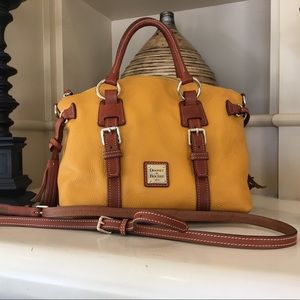 Dooney and Bourke purse crossbody